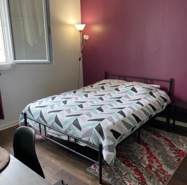 Superbe Chambre parentale avec salle de bains privée et WC privés, wifi, cuisine