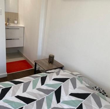 Superbe Chambre ParentaleDouche Privée et WC Privés, Wifi, Cuisine Intégrée