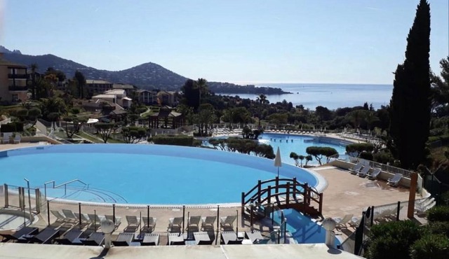 Superbe duplex T3 climatisé avec Terrasse et Solarium, magnifique vue Mer et Golf