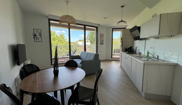 Superbe F2 Neuf Carrefour Europe Chamalières Centre