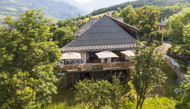 Superbe ferme rénovée en chalet de luxe en PLEINE NATURE