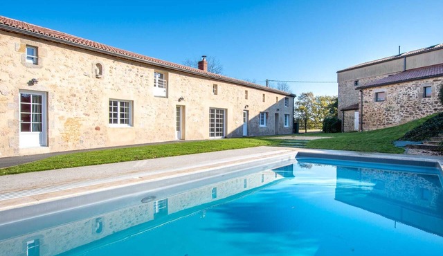 Superbe Gite 15 Personnes au Bord de La Sèvre Nantaise Proche Puy du Fou