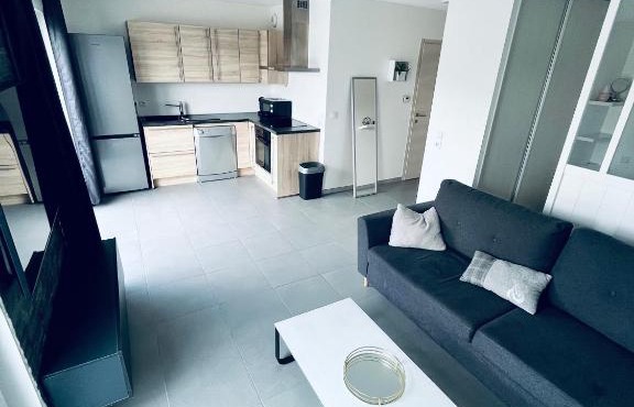 Superbe logement entre lac et montagne