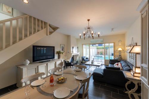 Superbe maison lumineuse, au calme avec piscine