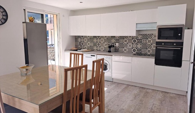 Superbe Rez-de-Jardin refait à neuf.