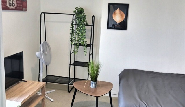 Superbe Studio 2 Face Gare, Wifi Gratuit, Belle Vue sur Ville, Proche Commodités