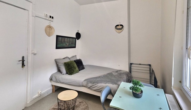 Superbe Studio 3 Face Gare Avec Wifi et Proche Toutes Commodités