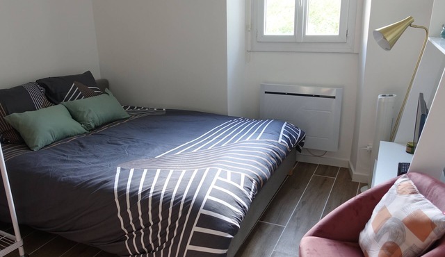 Superbe Studio Neuf au Cœur des Carmes - Elegance & Comfort