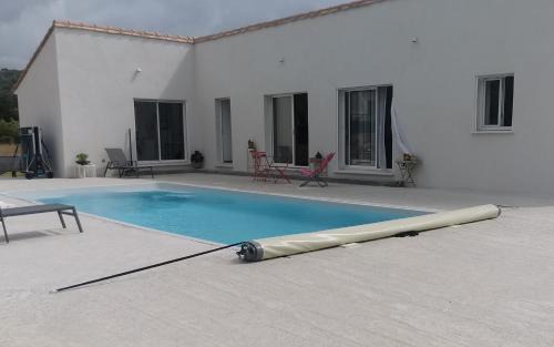 Superbe T2 avec piscine