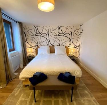 Superbe T2 rénové 2km Gare avec parking privé