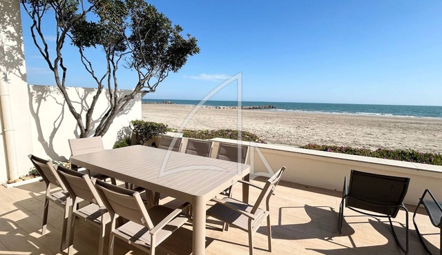 Superbe T5 en Rez-de-plage, Terrasse et Emplacements de Stationnement