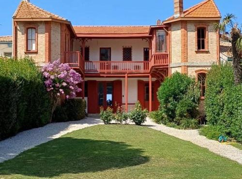 Superbe Villa Arcachon Face Mer - 11 Pièces, 15 Pers, Jardin, Accès Direct Plage - FR-1-433-17