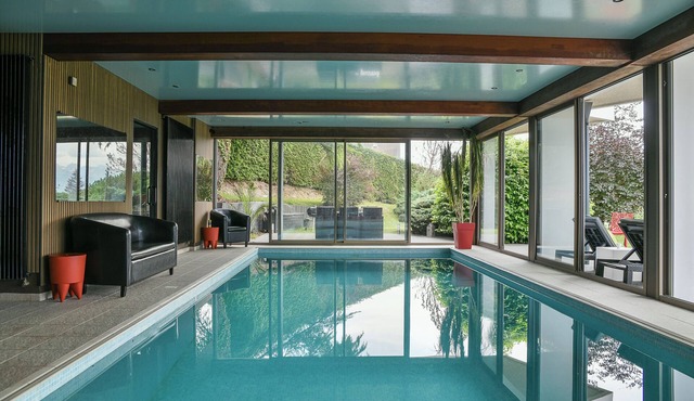 Superbe Villa Avec Piscine Intérieure