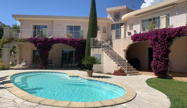 Superbe Villa Avec Piscine, Exposée Plein sud Avec vue Imprenable