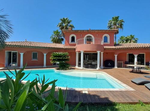 Superbe villa avec piscine privée à Fréjus - FR-1-466A-56