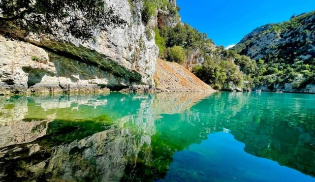 Superbe Villa Neuve Climatisée en Provence+piscine