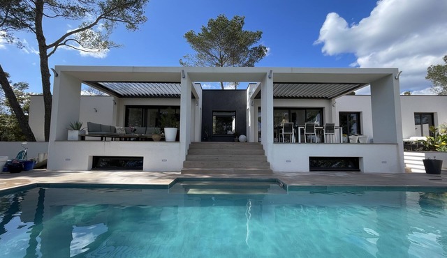 Superbe Villa sous les pins, Emplacement Unique