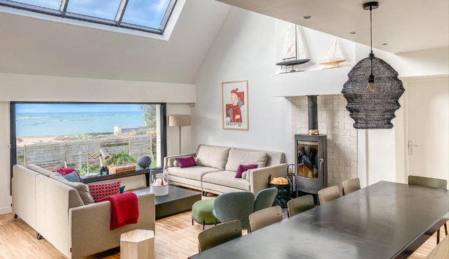 Superbe villa VUE SUR MER, 11 personnes à TREBEURDEN REF-669