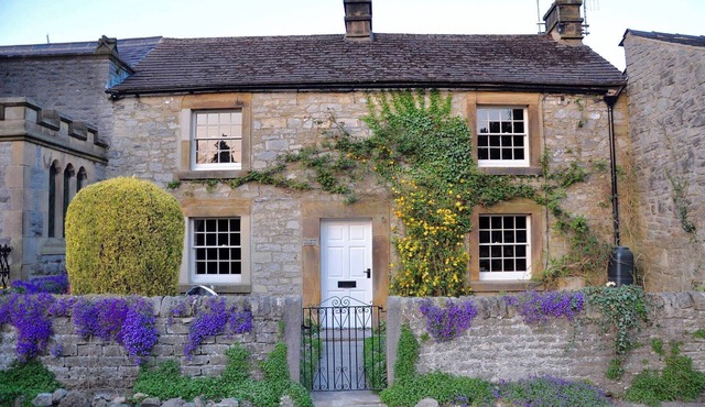 Superbly appointed, Cosy cottage in the heart of the Derbyshire Peak District