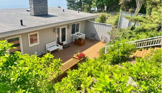 Superbly located beachfront house in Grand Haven! Just minutes from Downtown