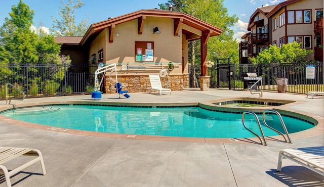 Superbly Updated Condo with Mountain Views, Shared Pool, Hot Tub, Walking Paths