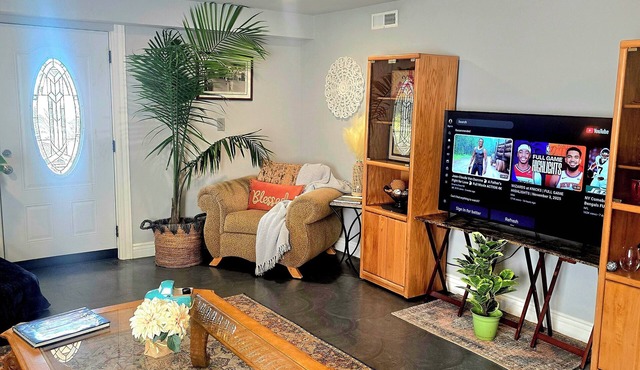 Superbowl Country Cottage on 2Acre Estate 30min away SF & Centrally located