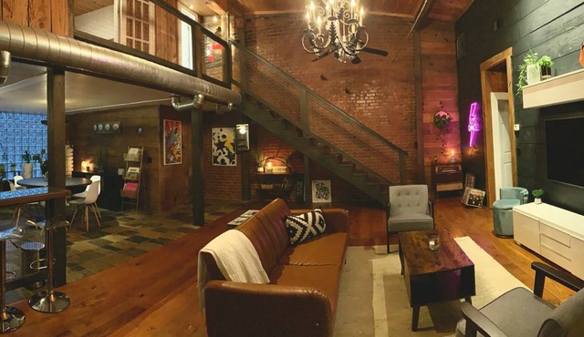 Supercool 2-Bedroom Modern Rustic Loft in Downtown Eatonton, Near Lake Oconee