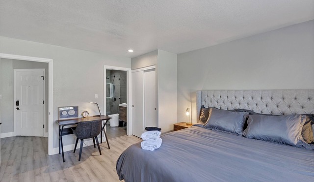 Superhost 5 Star ⭐ Service with 2 Bedrooms