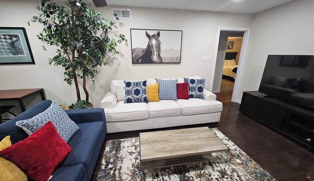 SUPERHOST/Luxury Triple "T" w/Foosball Game, Crib, Baby Bath