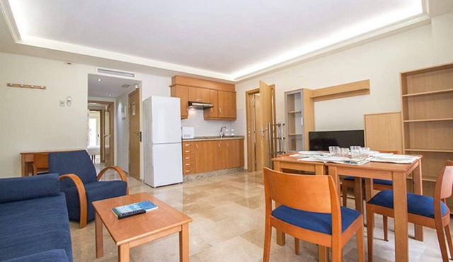 Superior 2 Bedroom apartment with balcony. VIV 11