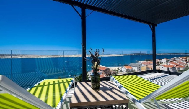 Superior 4* Suite with Private Jacuzzi & Sea View