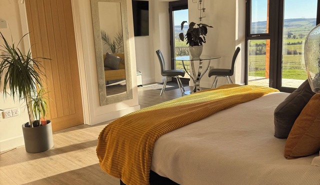 SUPERIOR ACCOMMODATION WITH BREATHTAKING COUNTRYSIDE VIEWS