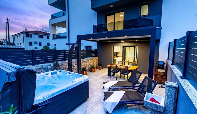Superior Apartment I. with Jacuzzi