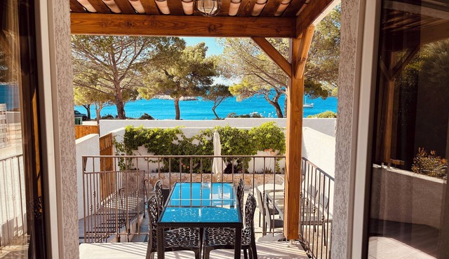 Superior apartment 2 bedrooms sea view in front of the beach