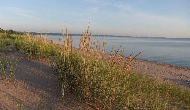 Superior Beach House - White sand beach & Lake S just steps from front door!