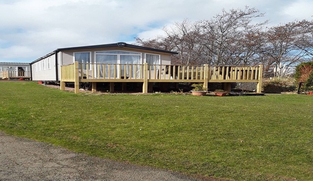 Superior Caravan situated on peaceful location with outside decking