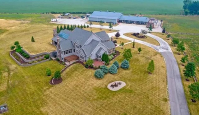 Superior Luxury! Elegantly furnished 6 BR, 6 full bath mansion, with great views