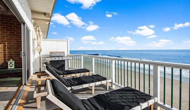 Superior Malibu Road Oceanfront Townhouse PRIVATE BEACH