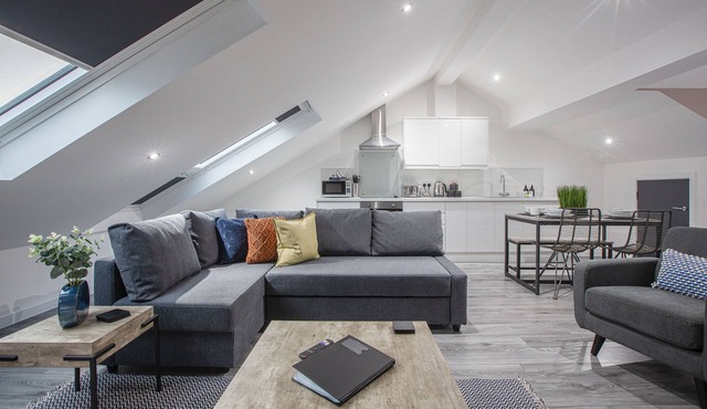 Superior Penthouse, Central Location, Sleeps 6