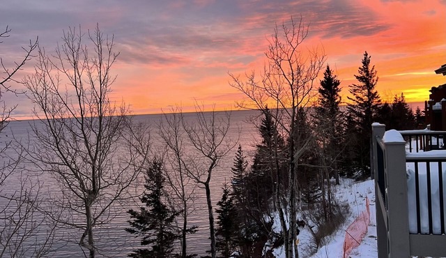 Superior Sanctuary on Lake Superior. Just 6 mi from Lutsen Mountain ski resort!