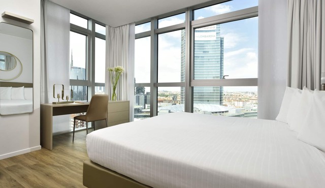 Superior two-room apartment with city view - Torre Galfa Milan | A Experiences
