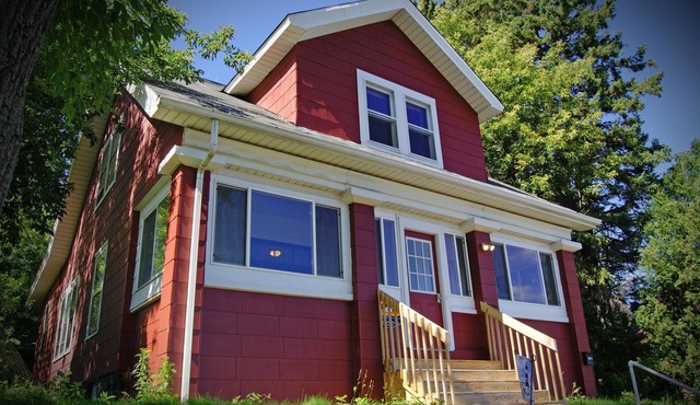 Superior Views, Harbor Views, Scenic Skyline Parkway, Remodeled, Charming