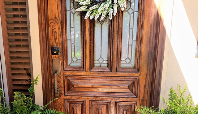 Superiorly located, beautiful spacious house: 4bed/2 bath, private yard, garage