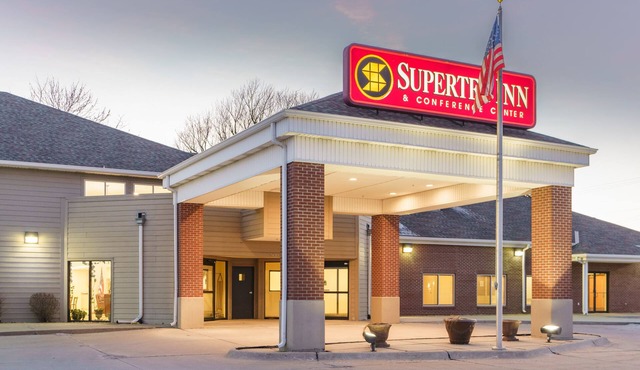 Supertel Inn & Conference Center