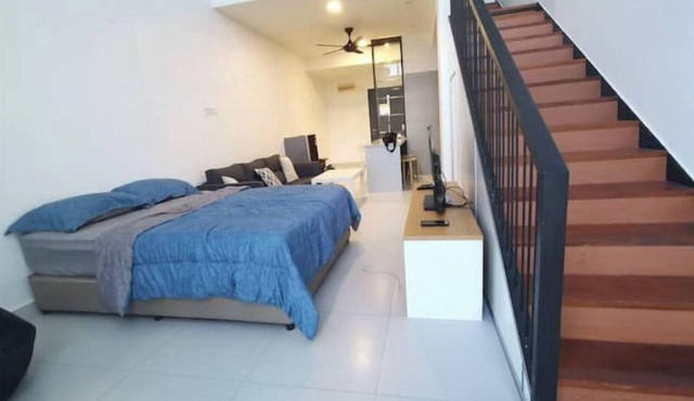 Superview Duplex with WiFi & Netflix