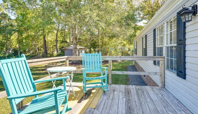 Supply Cottage w/Deck < 2 Mi to the Beach!