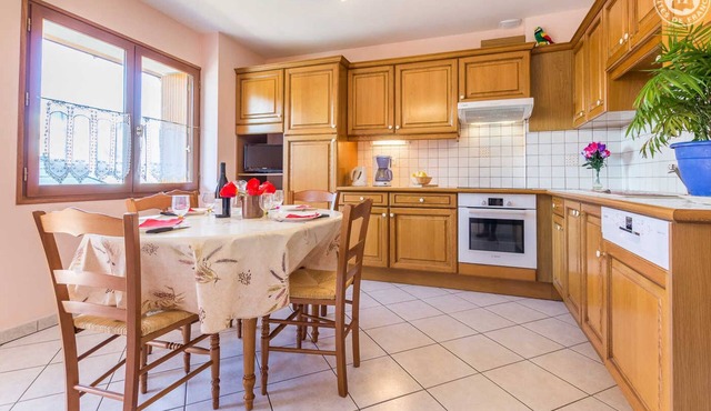 Sur la Route des Grandes Alpes à 17 km de St Jean de Maurienne Berceau de la Famille de Savoie. A 30