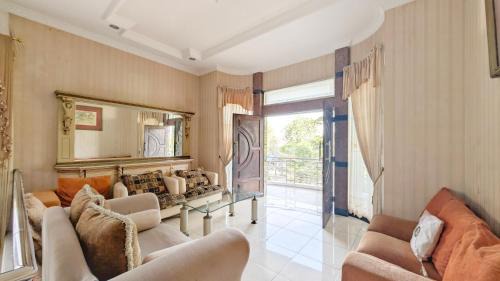 Surabaya Homey near Supermall