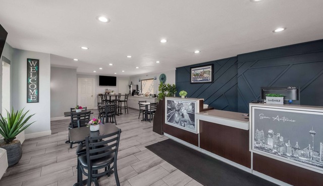 SureStay Hotel by Best Western San Antonio Riverwalk