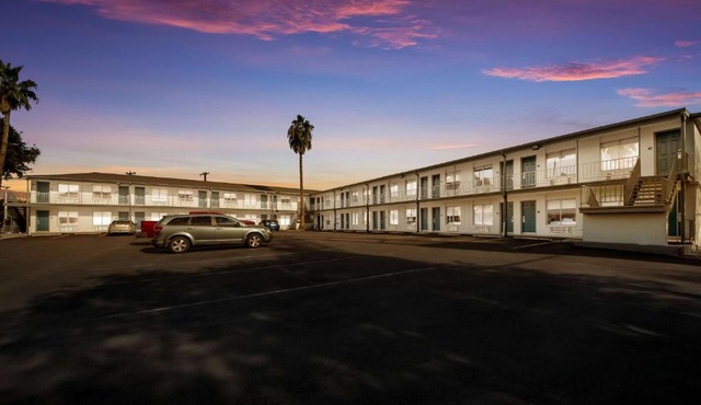 SureStay Hotel by Best Western San Antonio Riverwalk